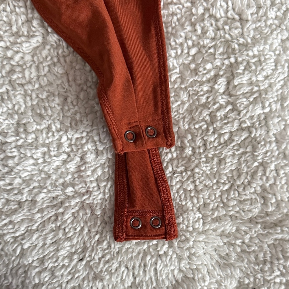 Abercrombie & Fitch Rust Long Sleeve Bodysuit - Picture 3 of 7